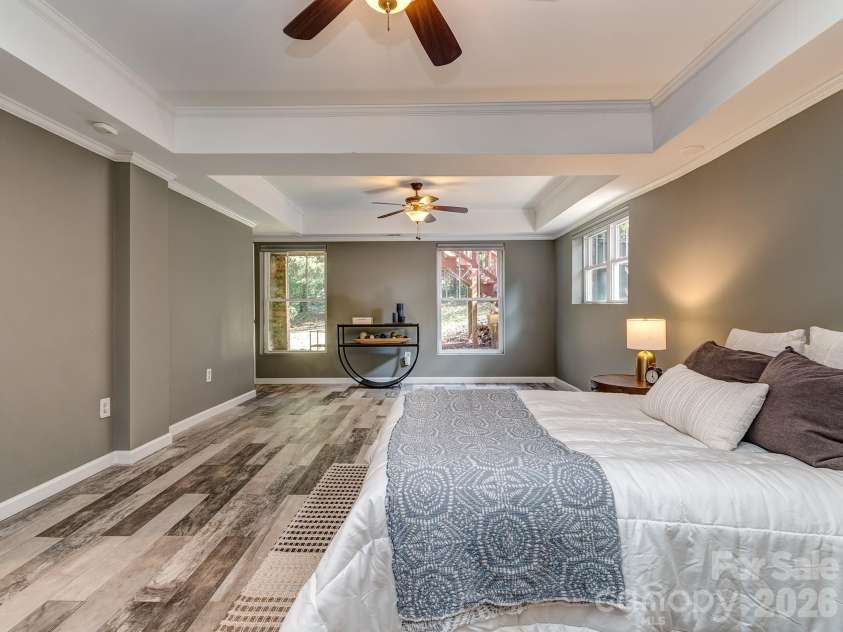 611 Reynolds Drive, Charlotte, NC 28209.  MLS# CAR4425763, YatesRealty ID 56481. 
