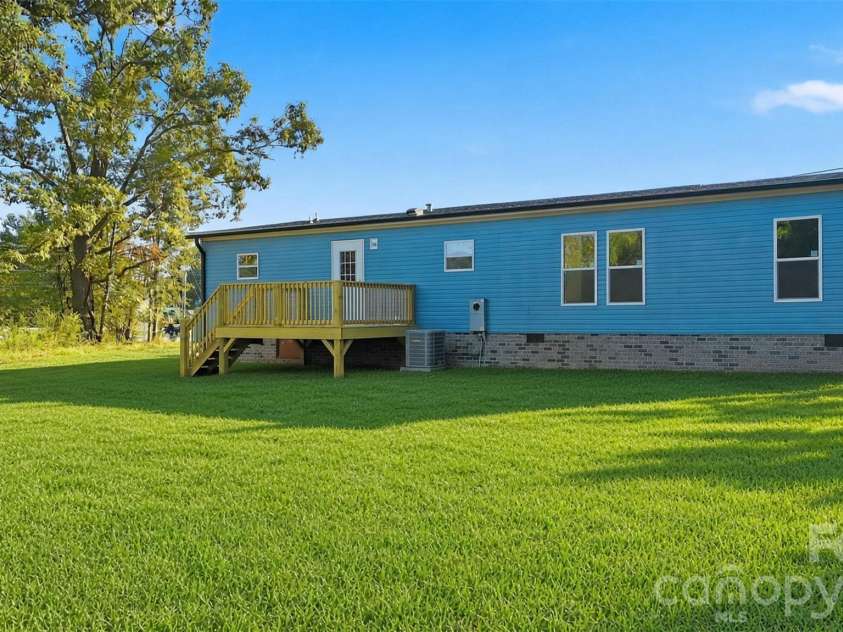105 Estate Drive, Statesville, NC 28678.  MLS# CAR4434088, YatesRealty ID 56483. 