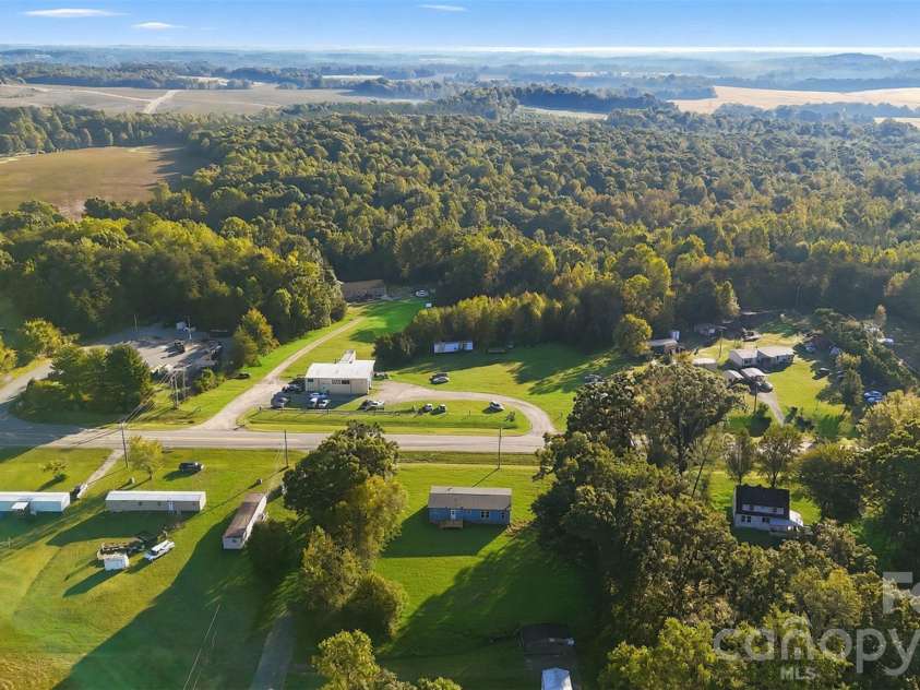 105 Estate Drive, Statesville, NC 28678.  MLS# CAR4434088, YatesRealty ID 56483. 