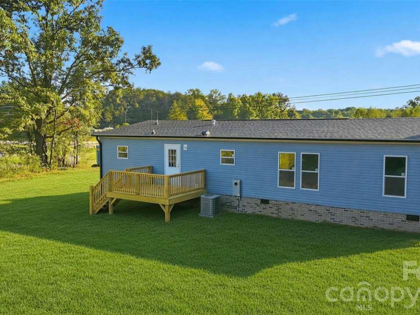 105 Estate Drive, Statesville, NC 28678.  MLS# CAR4434088, YatesRealty ID 56483. 