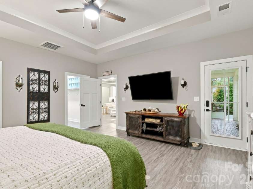 14118 Sunnyhill Grove Road, Davidson, NC 28036.  MLS# CAR4434488, YatesRealty ID 56484. 