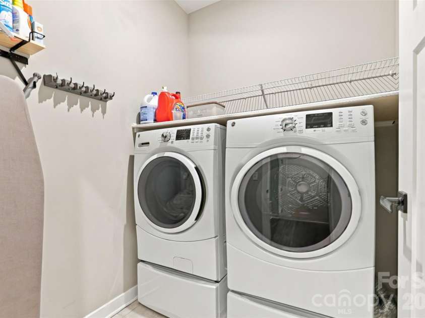 14118 Sunnyhill Grove Road, Davidson, NC 28036.  MLS# CAR4434488, YatesRealty ID 56484. Laundry Room DownStairs