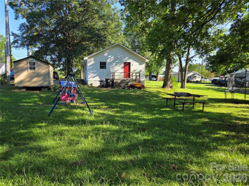 174 Cannon Avenue, Concord, NC 28025.  MLS# CAR4403096, YatesRealty ID 56487. 