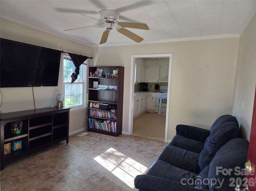 174 Cannon Avenue, Concord, NC 28025.  MLS# CAR4403096, YatesRealty ID 56487. 