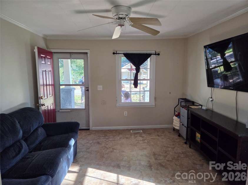174 Cannon Avenue, Concord, NC 28025.  MLS# CAR4403096, YatesRealty ID 56487. 