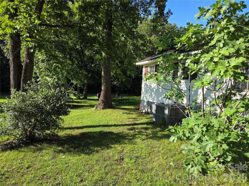 174 Cannon Avenue, Concord, NC 28025.  MLS# CAR4403096, YatesRealty ID 56487. 