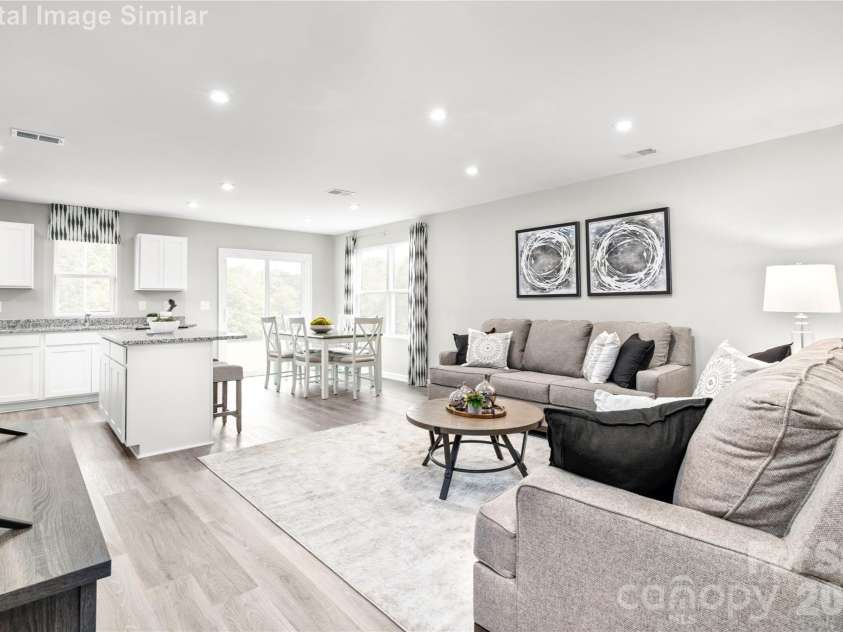 1033A 39TH Avenue Loop, Hickory, NC 28601.  MLS# CAR4338519, YatesRealty ID 56488. Illustrative purposes only