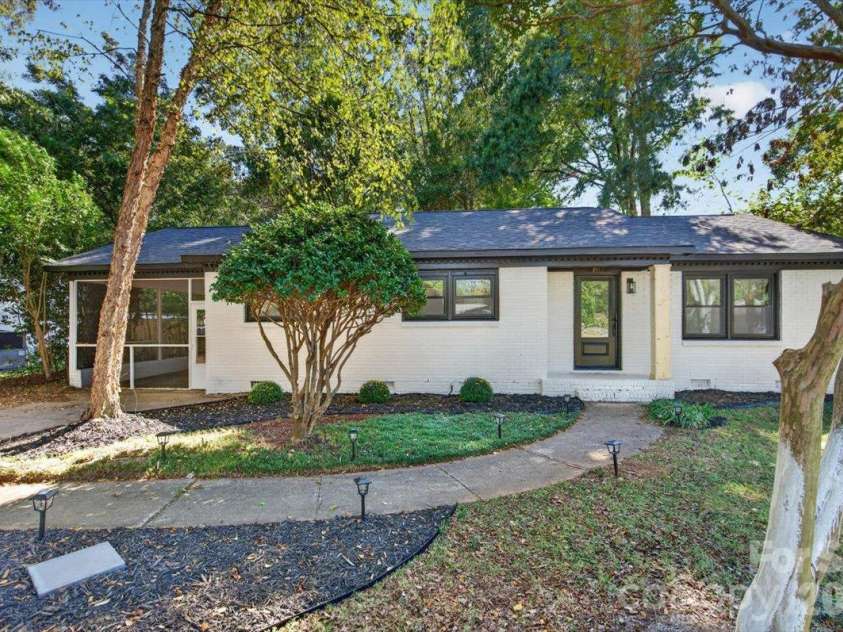 3921 Havenwood Road, Charlotte, NC 28205.  MLS# CAR4434494, YatesRealty ID 56488. 