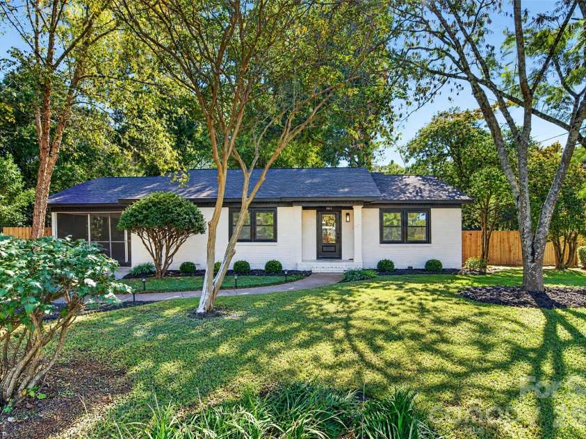 3921 Havenwood Road, Charlotte, NC 28205.  MLS# CAR4434494, YatesRealty ID 56488. 