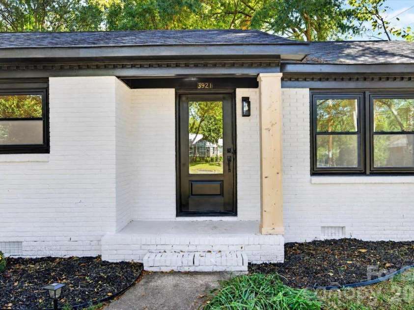 3921 Havenwood Road, Charlotte, NC 28205.  MLS# CAR4434494, YatesRealty ID 56488. 