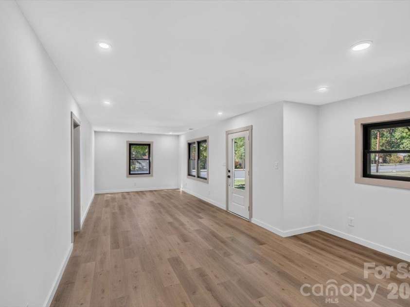 3921 Havenwood Road, Charlotte, NC 28205.  MLS# CAR4434494, YatesRealty ID 56488. 