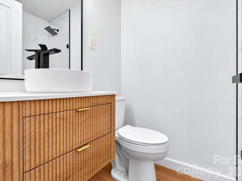 3921 Havenwood Road, Charlotte, NC 28205.  MLS# CAR4434494, YatesRealty ID 56488. 
