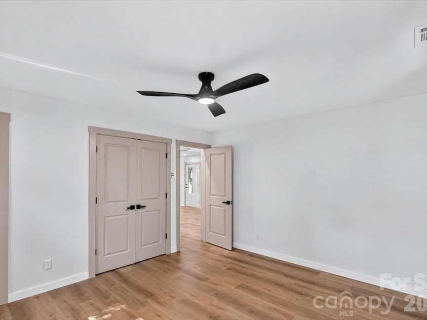 3921 Havenwood Road, Charlotte, NC 28205.  MLS# CAR4434494, YatesRealty ID 56488. 