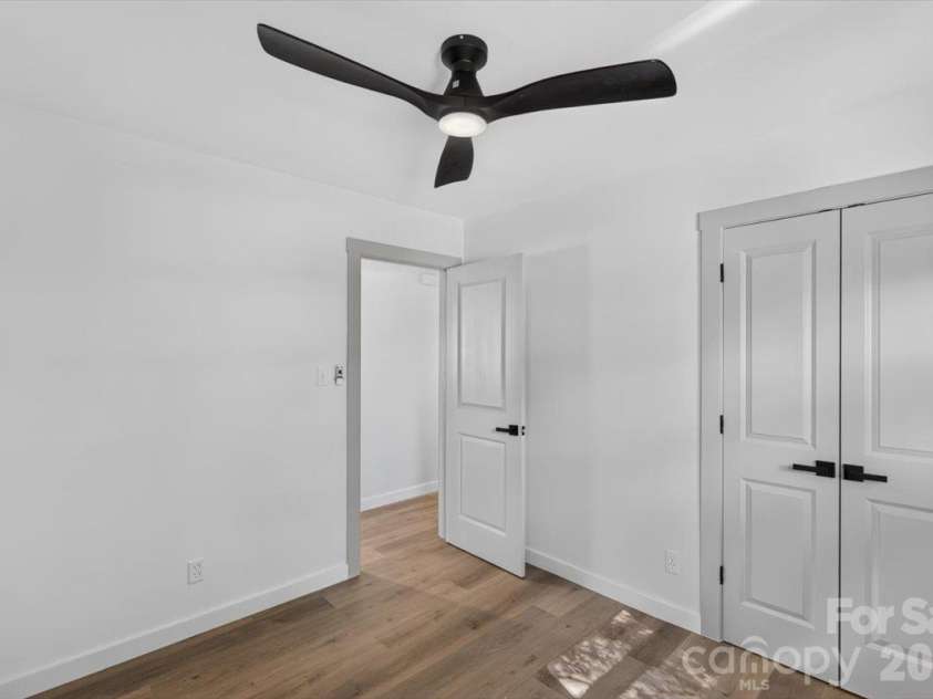 3921 Havenwood Road, Charlotte, NC 28205.  MLS# CAR4434494, YatesRealty ID 56488. 