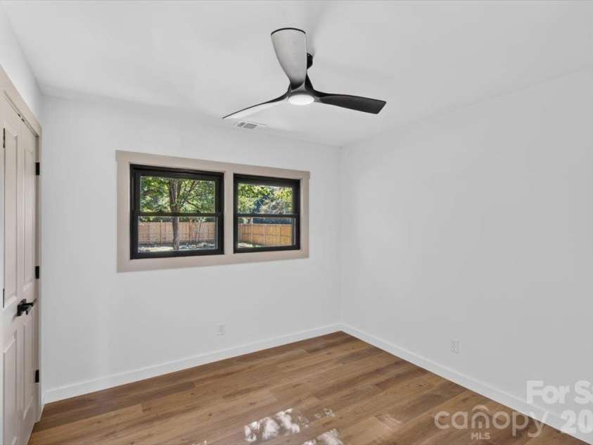 3921 Havenwood Road, Charlotte, NC 28205.  MLS# CAR4434494, YatesRealty ID 56488. 