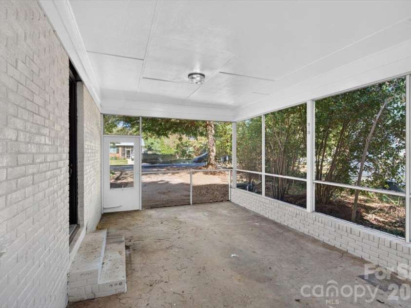 3921 Havenwood Road, Charlotte, NC 28205.  MLS# CAR4434494, YatesRealty ID 56488. 
