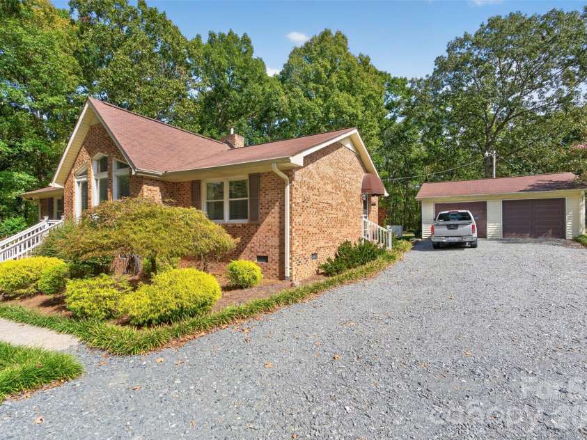 2209 Rainbrook Drive, Monroe, NC 28112.  MLS# CAR4432727, YatesRealty ID 56489. Driveway view