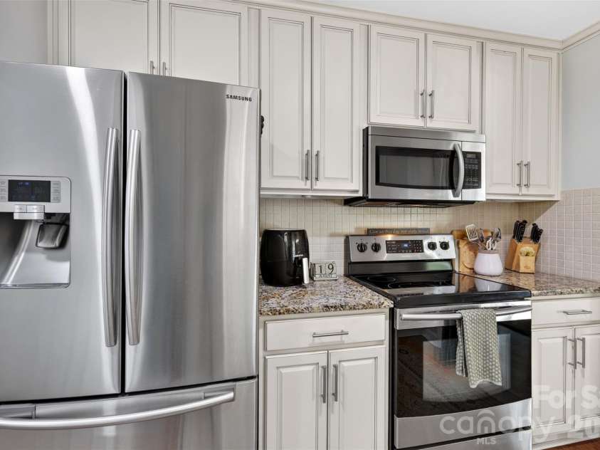 2209 Rainbrook Drive, Monroe, NC 28112.  MLS# CAR4432727, YatesRealty ID 56489. Kitchen