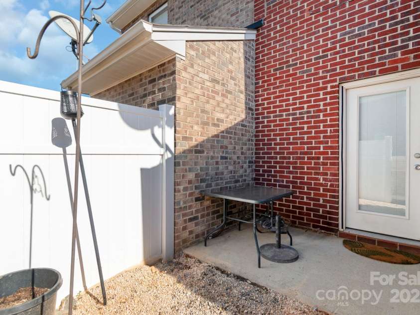 915 TJ Drive, Monroe, NC 28112.  MLS# CAR4227014, YatesRealty ID 5649. 