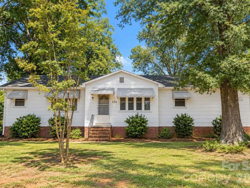 330 Holly Avenue, Salisbury, NC 28147.  MLS# CAR4434506, YatesRealty ID 56492. 