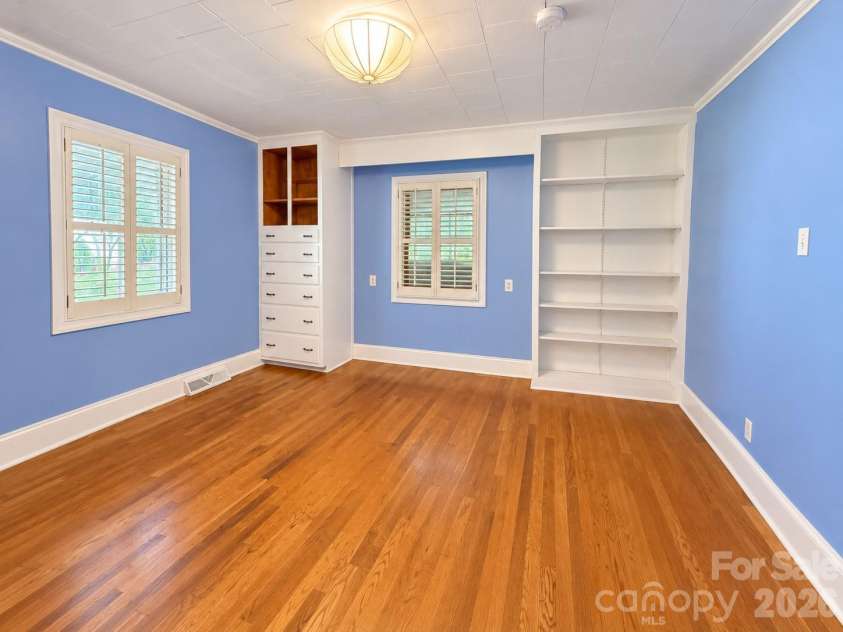 330 Holly Avenue, Salisbury, NC 28147.  MLS# CAR4434506, YatesRealty ID 56492. 