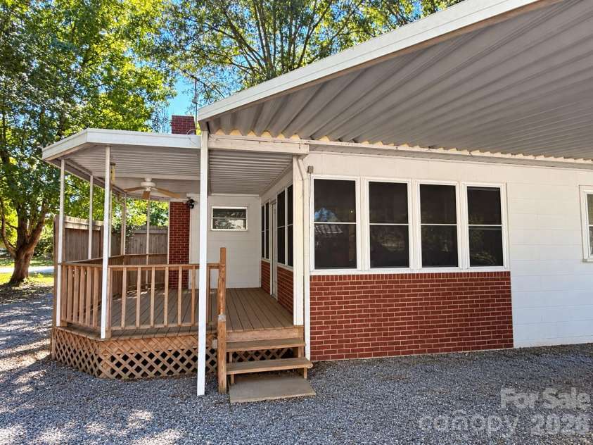 330 Holly Avenue, Salisbury, NC 28147.  MLS# CAR4434506, YatesRealty ID 56492. 
