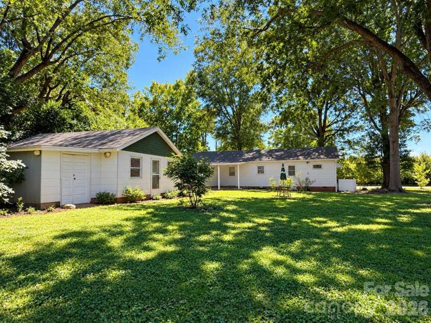 330 Holly Avenue, Salisbury, NC 28147.  MLS# CAR4434506, YatesRealty ID 56492. 