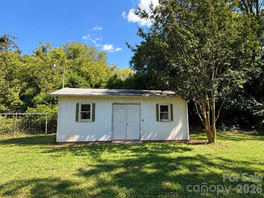330 Holly Avenue, Salisbury, NC 28147.  MLS# CAR4434506, YatesRealty ID 56492. 