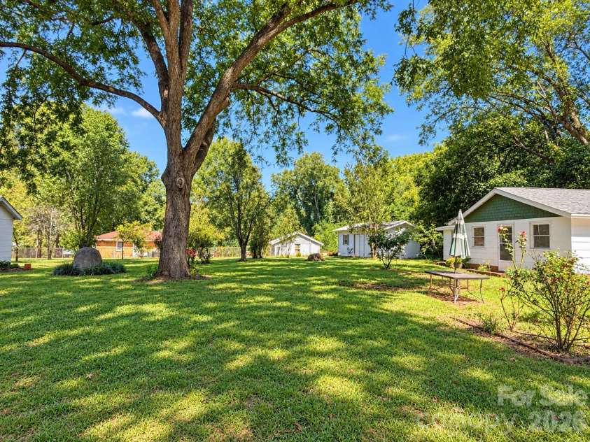 330 Holly Avenue, Salisbury, NC 28147.  MLS# CAR4434506, YatesRealty ID 56492. 