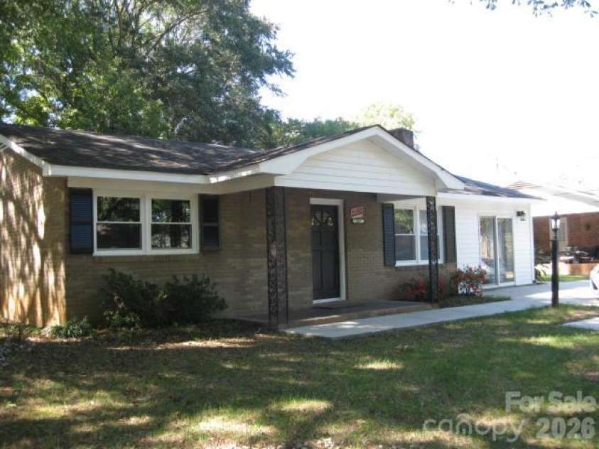 207 Palmer Street, Shelby, NC 28150.  MLS# CAR4432805, YatesRealty ID 56493. 