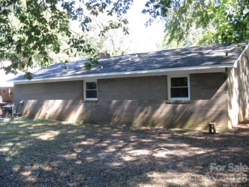 207 Palmer Street, Shelby, NC 28150.  MLS# CAR4432805, YatesRealty ID 56493. 