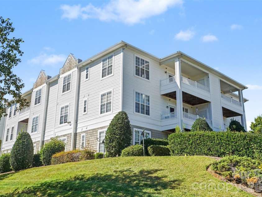 18711 Ruffner Drive, Cornelius, NC 28031.  MLS# CAR4433414, YatesRealty ID 56495. 
