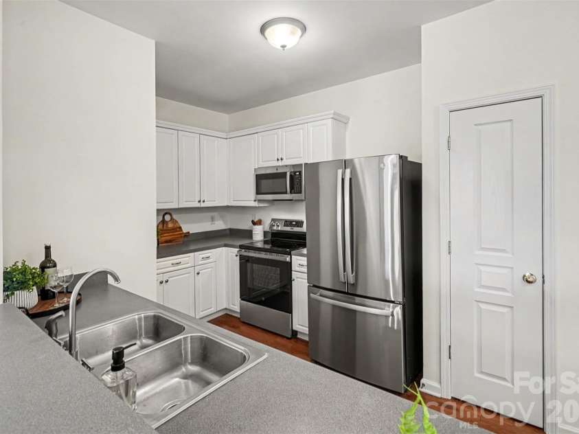 18711 Ruffner Drive, Cornelius, NC 28031.  MLS# CAR4433414, YatesRealty ID 56495. 