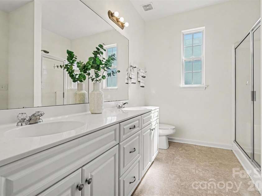 18711 Ruffner Drive, Cornelius, NC 28031.  MLS# CAR4433414, YatesRealty ID 56495. 