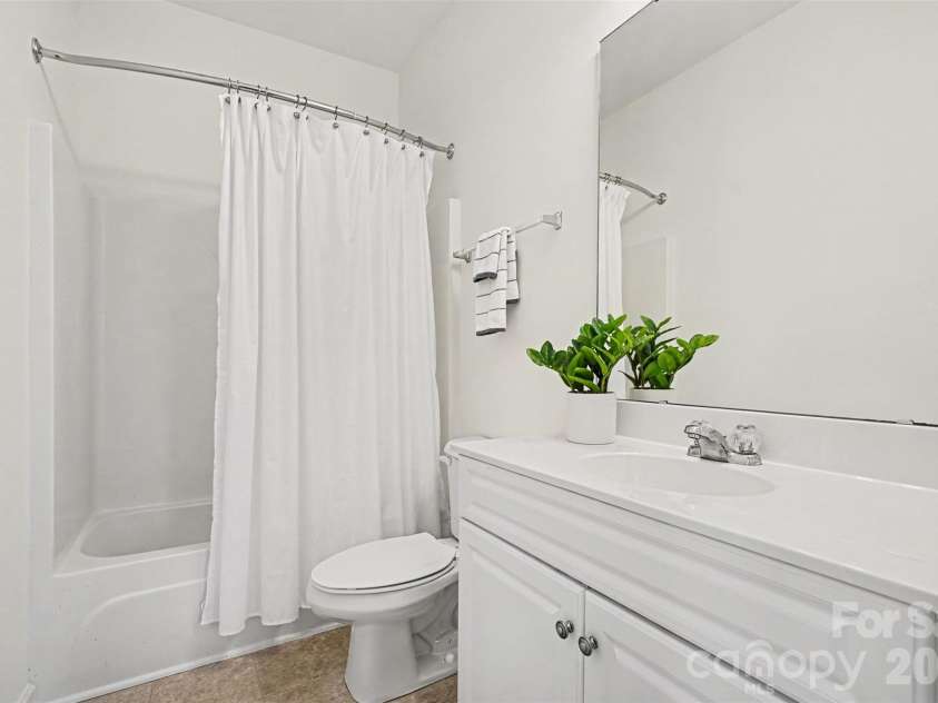 18711 Ruffner Drive, Cornelius, NC 28031.  MLS# CAR4433414, YatesRealty ID 56495. 