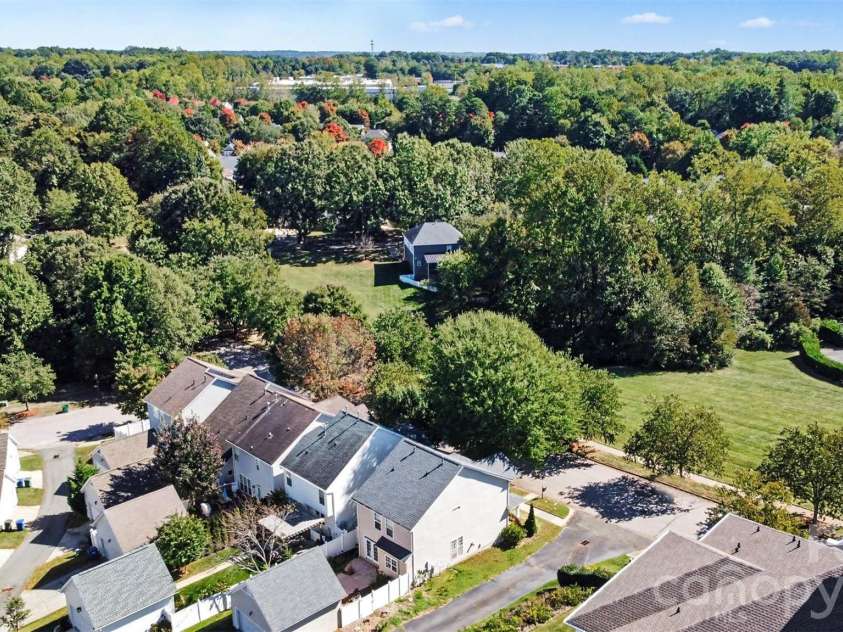 18711 Ruffner Drive, Cornelius, NC 28031.  MLS# CAR4433414, YatesRealty ID 56495. 