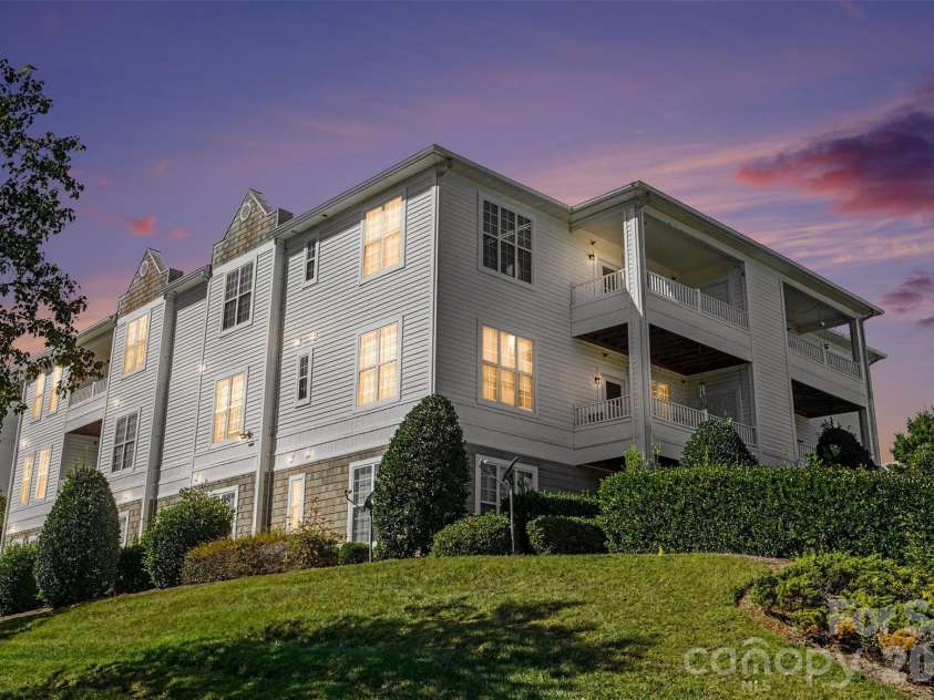 18711 Ruffner Drive, Cornelius, NC 28031.  MLS# CAR4433414, YatesRealty ID 56495. 