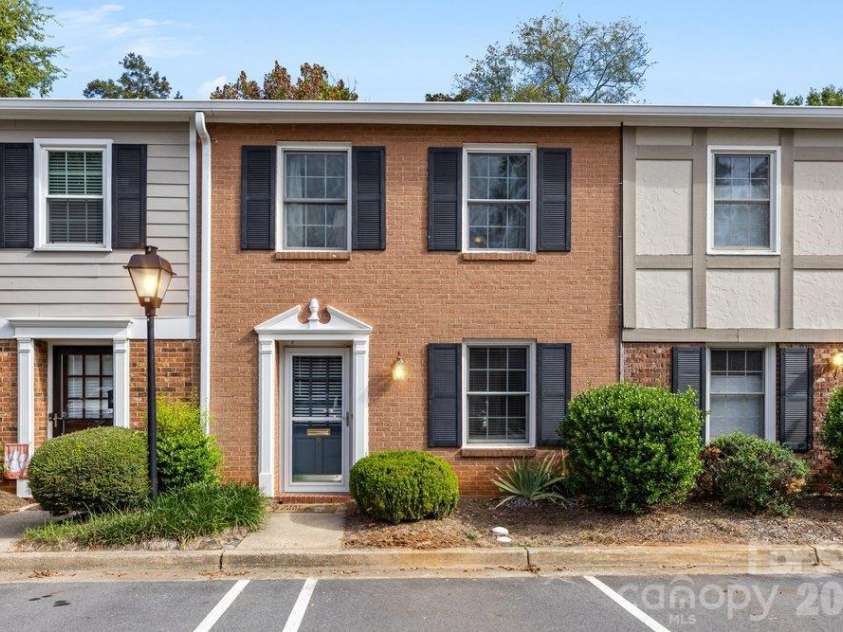 4607 Hedgemore Drive, Charlotte, NC 28209.  MLS# CAR4432760, YatesRealty ID 56496. 