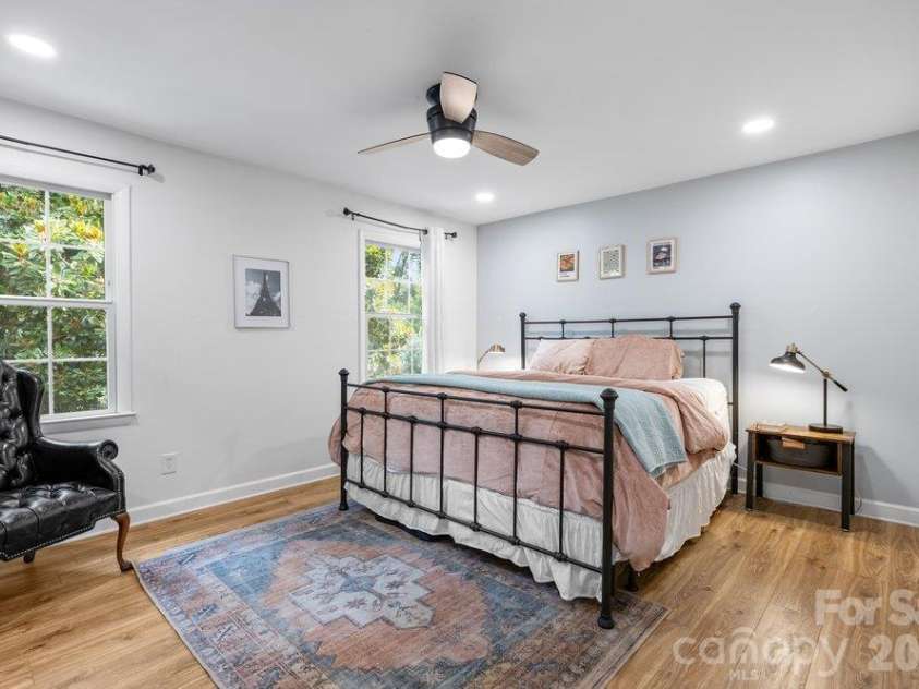 4607 Hedgemore Drive, Charlotte, NC 28209.  MLS# CAR4432760, YatesRealty ID 56496. 