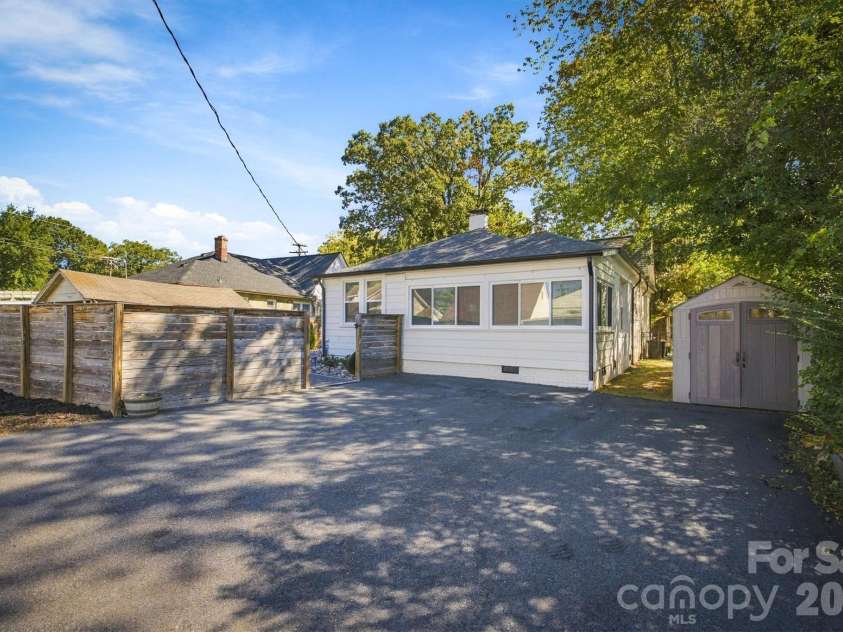 213 Lenoir Street, Morganton, NC 28655.  MLS# CAR4433503, YatesRealty ID 56497. 