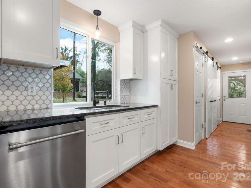 1515 Berkley Street, Lenoir, NC 28645.  MLS# CAR4315042, YatesRealty ID 565. 