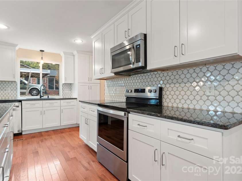 1515 Berkley Street, Lenoir, NC 28645.  MLS# CAR4315042, YatesRealty ID 565. 