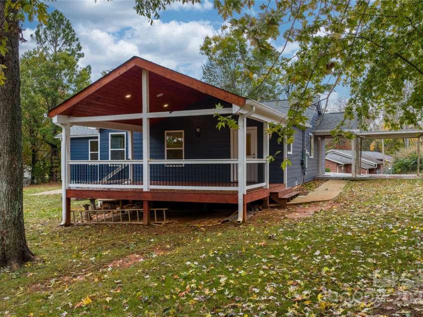1515 Berkley Street, Lenoir, NC 28645.  MLS# CAR4315042, YatesRealty ID 565. Deck