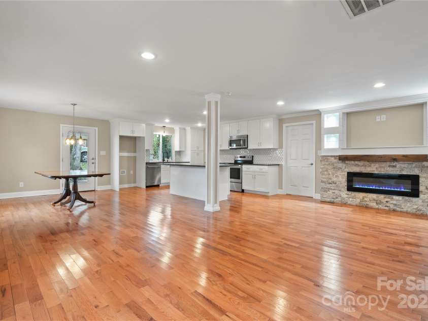 1515 Berkley Street, Lenoir, NC 28645.  MLS# CAR4315042, YatesRealty ID 565. Living Room