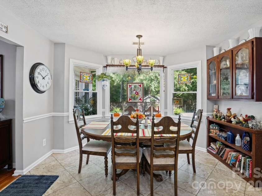 11210 Walking Horse Lane, Charlotte, NC 28215.  MLS# CAR4434271, YatesRealty ID 56500. 
