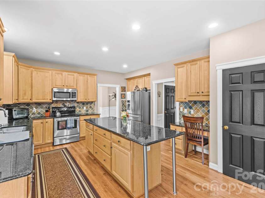 9648 Cockerham Lane, Huntersville, NC 28078.  MLS# CAR4433759, YatesRealty ID 56501. 