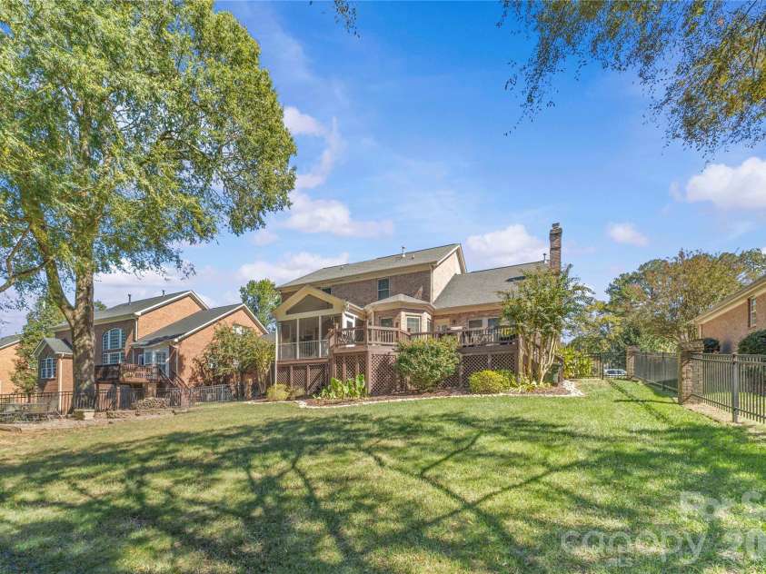 9648 Cockerham Lane, Huntersville, NC 28078.  MLS# CAR4433759, YatesRealty ID 56501. 