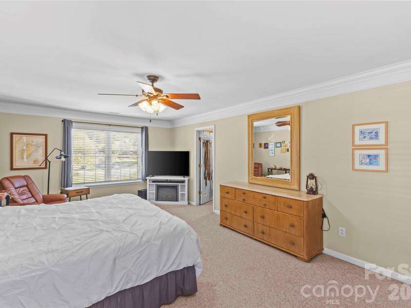9648 Cockerham Lane, Huntersville, NC 28078.  MLS# CAR4433759, YatesRealty ID 56501. Primary Bedroom