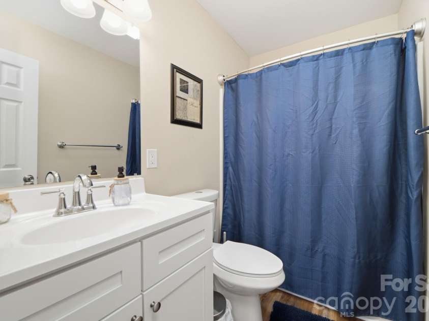 410 Shiloh Unity Road, Lancaster, SC 29720.  MLS# CAR4433993, YatesRealty ID 56502. Full Hall Bath