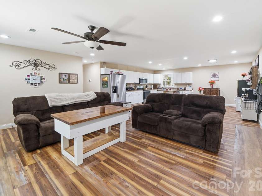 410 Shiloh Unity Road, Lancaster, SC 29720.  MLS# CAR4433993, YatesRealty ID 56502. Living Room